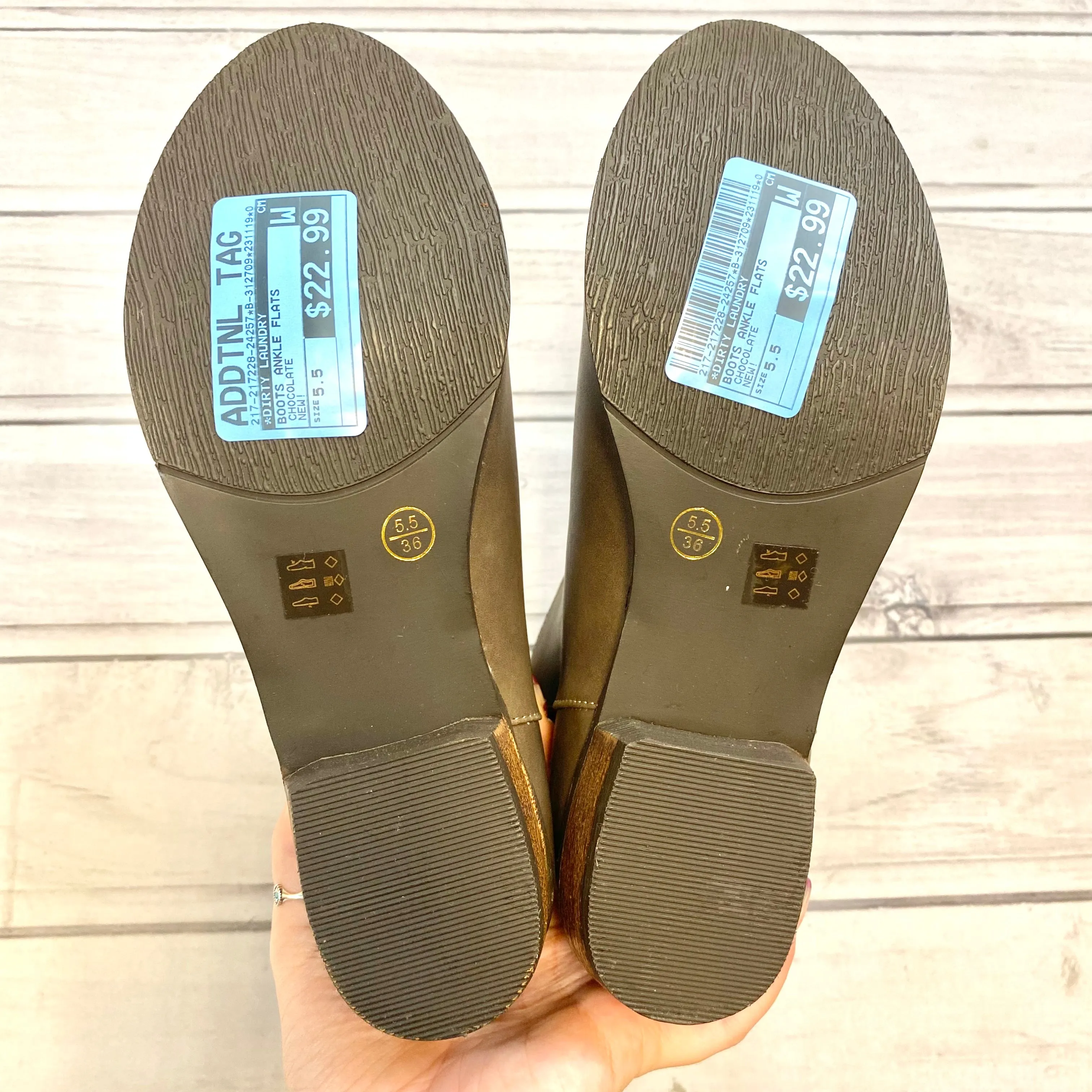 Boots Ankle Flats By Dirty Laundry  Size: 5.5