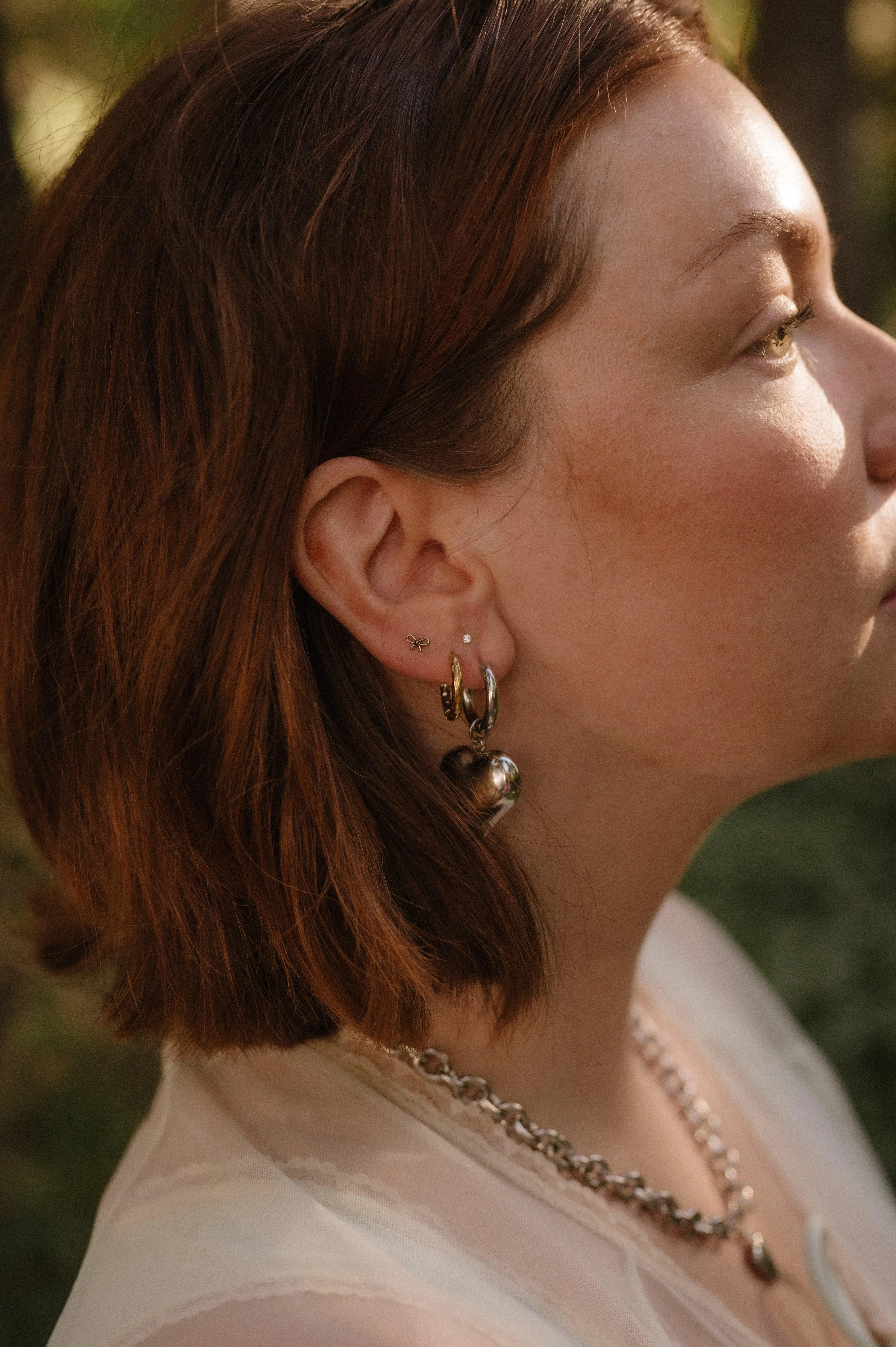 Bow Flat Back Stud