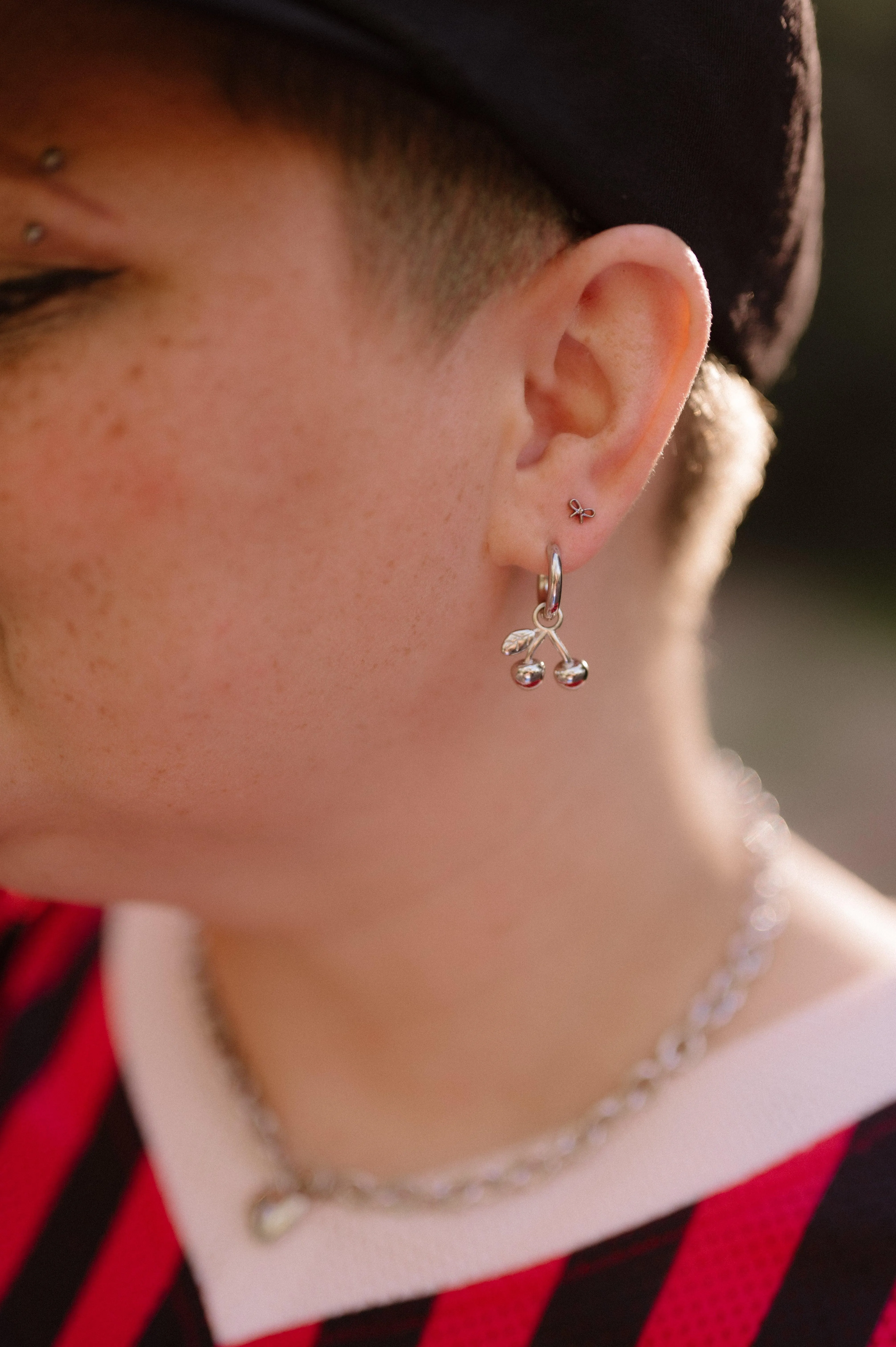 Bow Flat Back Stud