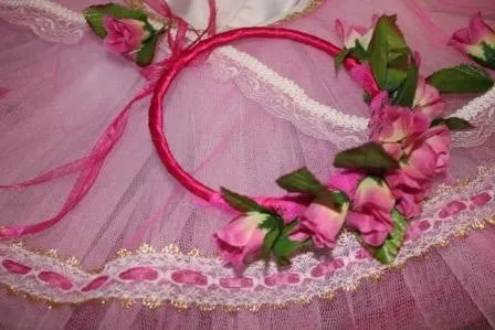 Rose bud crown
